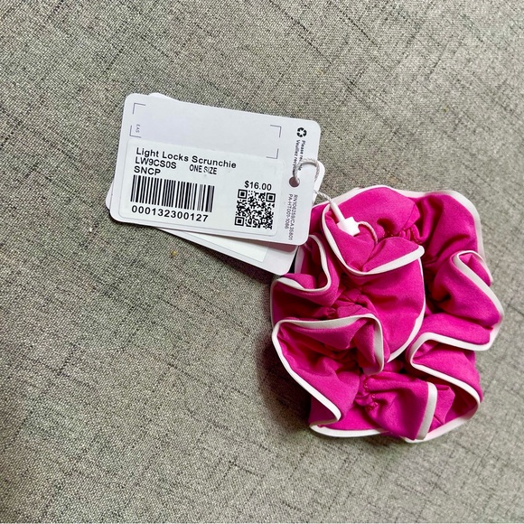 Lululemon Light Locks Scrunchie Sonic Pink NWT - Picture 4 of 6